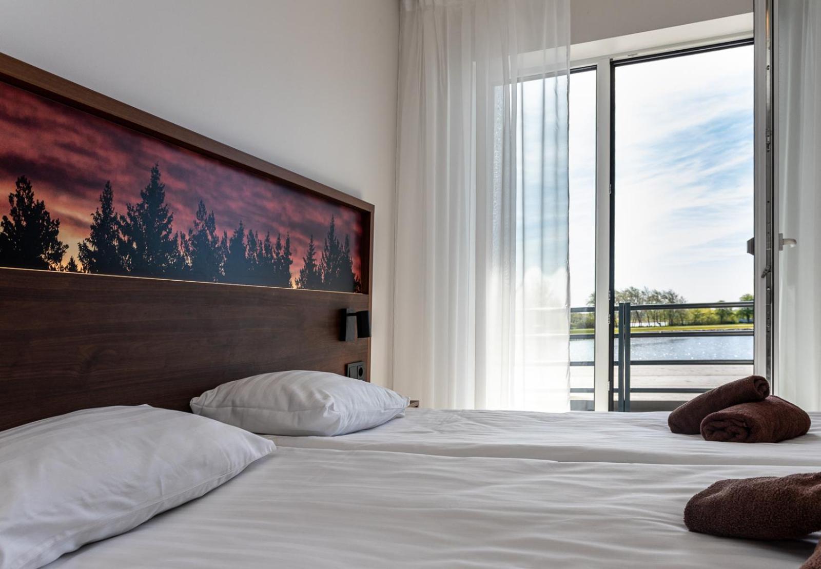 Oe Seaside Suites & Spa Курессааре Экстерьер фото