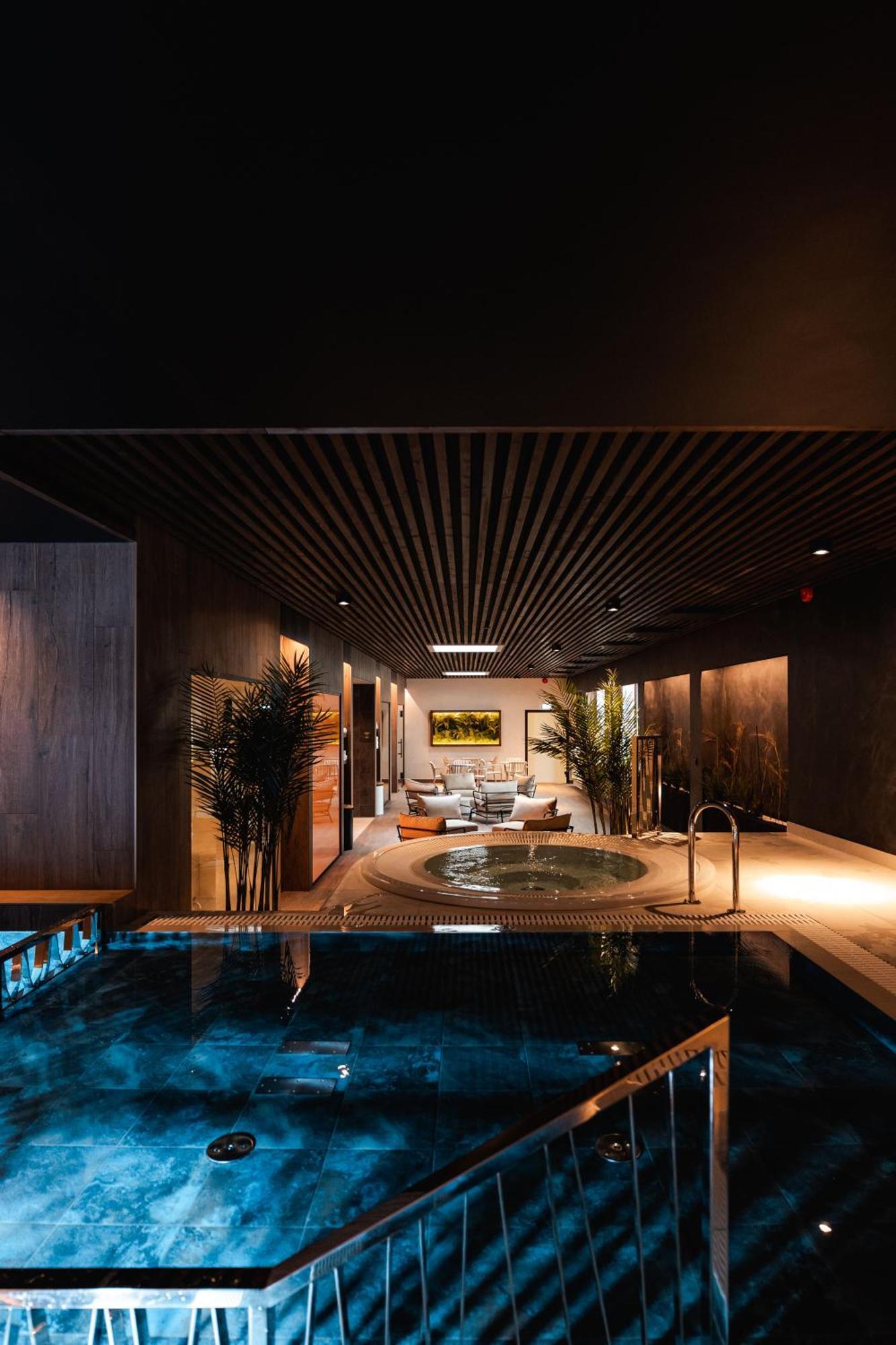 Oe Seaside Suites & Spa Курессааре Экстерьер фото